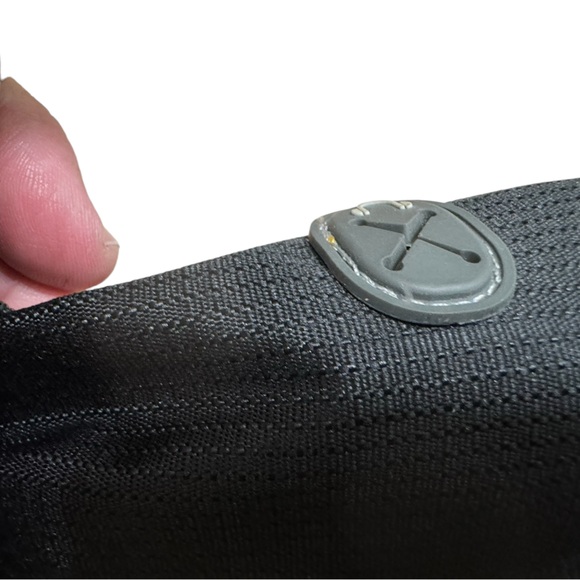 Lance Armstrong Live Strong Black Yellow High End Laptop Bag MINTY - Picture 5 of 11